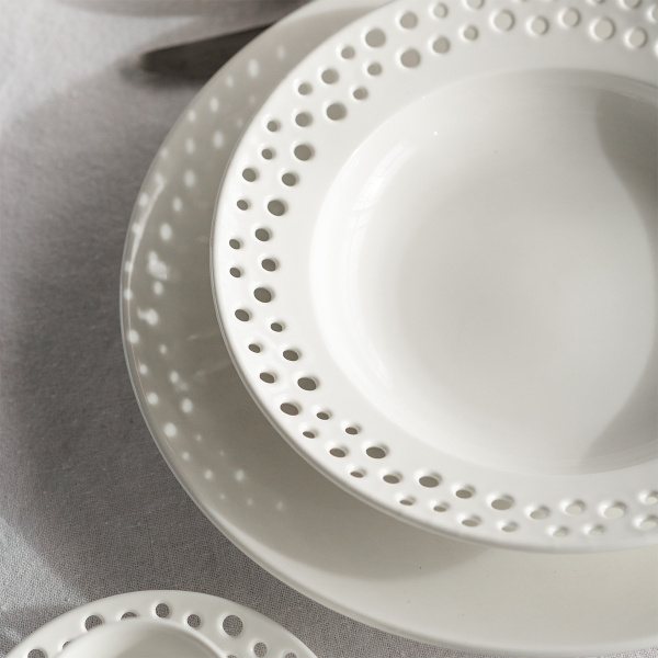 Porcelánová sada, perforovaná 18 ks – Flow