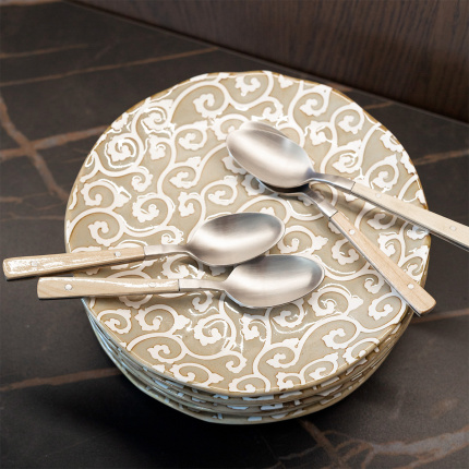 Mělký talíř Wavy 20,5 cm | Levante Pearl