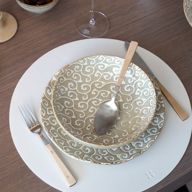 Mělký talíř Wavy 25 cm | Levante Pearl