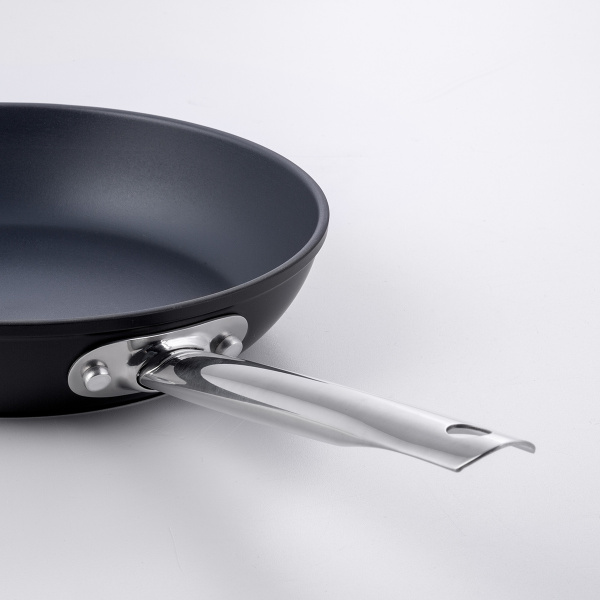 Pánev s titanovým povrchem Ø 24 cm - Saturn Terra Lunasol