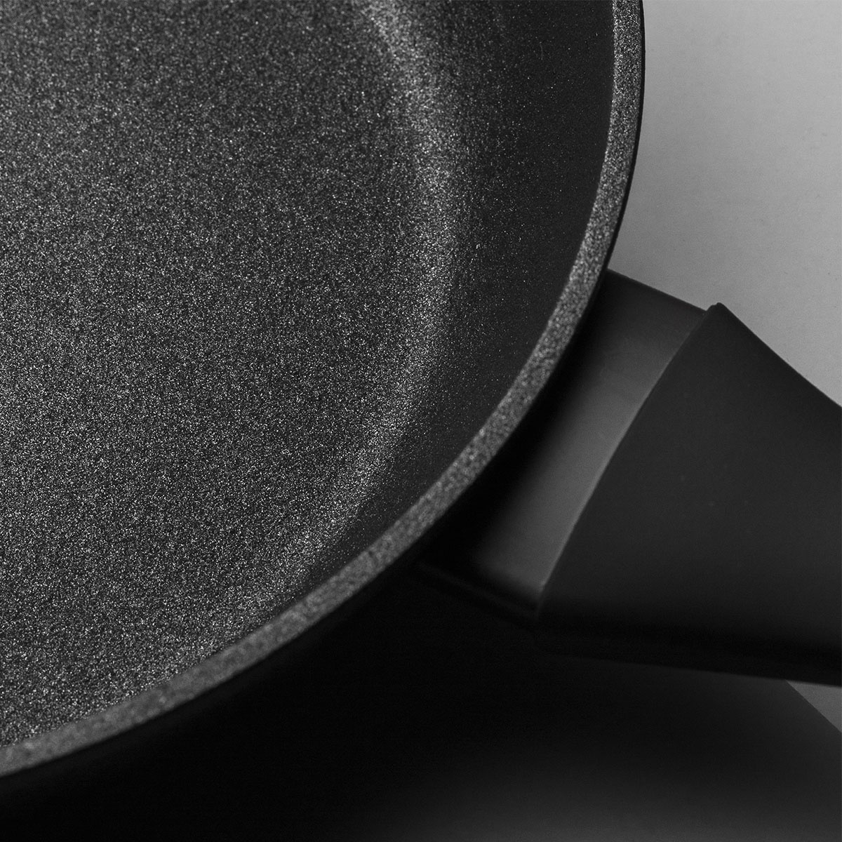 Pánev Uranus Black Ø 28 cm
