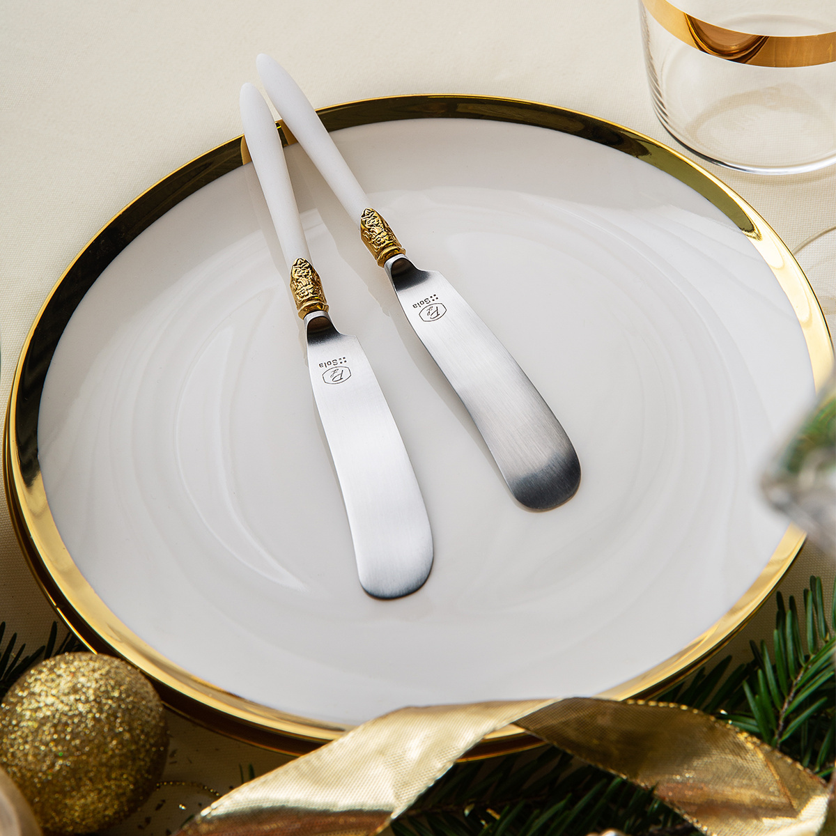 Dezertní talíř se zlatým lemem Coupe 20.5 cm set 4 ks – Flow