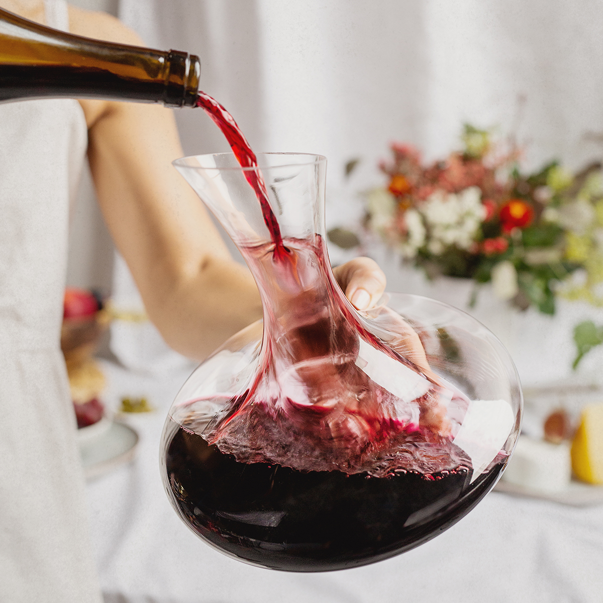 Nechte víno „prodýchat“ v karafě
