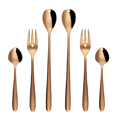 Příborový set Love Cutlery v bronzové barvě na bílém pozadí